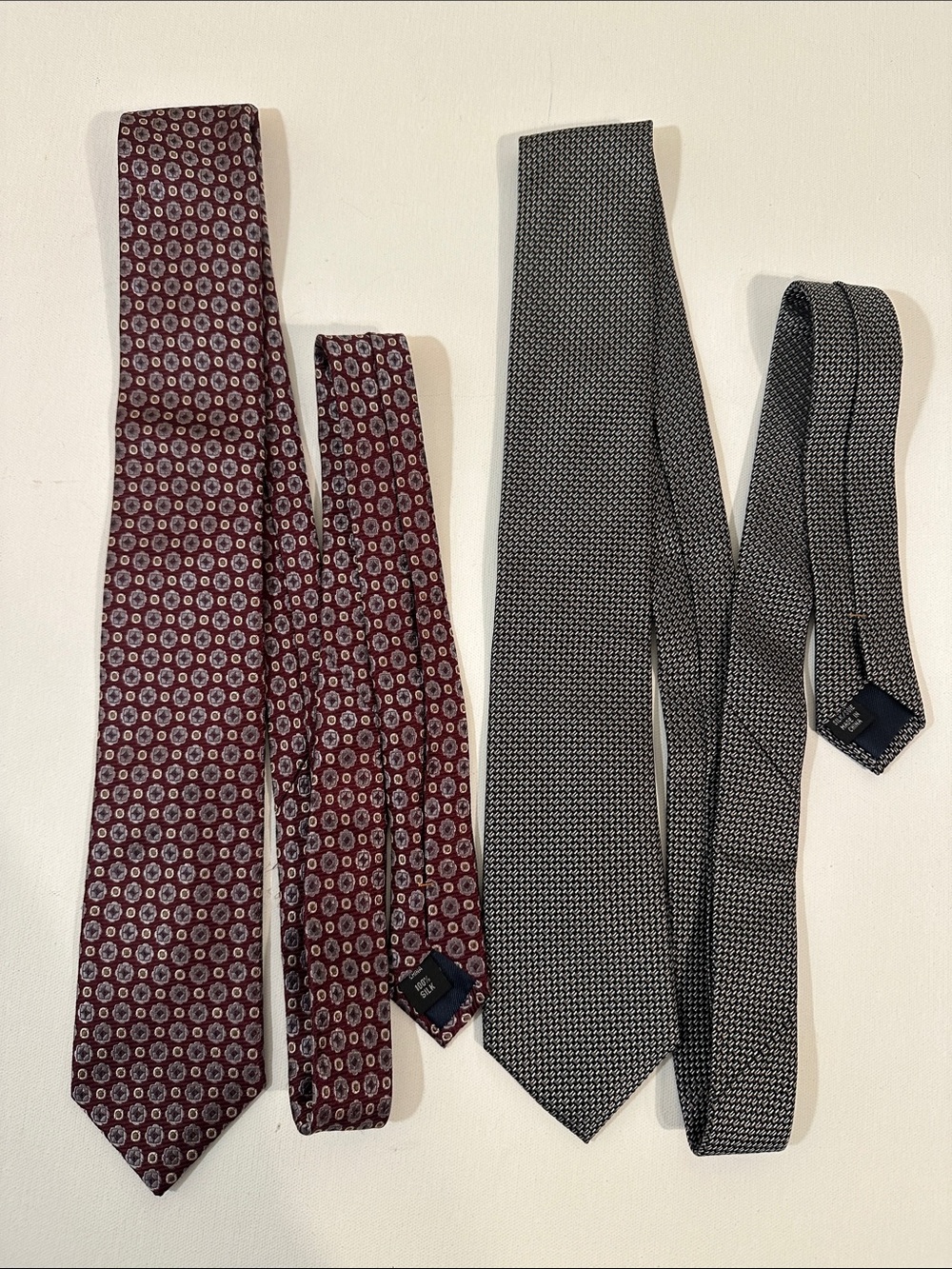 2 - MENS - JOSEPH ABBOUD TIES